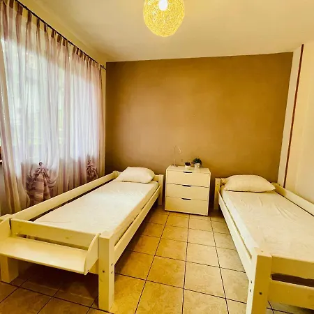 Apartman Casa Levante 4 *